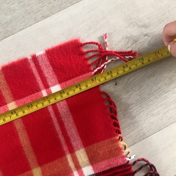 100% cashmere scarf made in Scotland red black plaid fringed winter holidays - Picture 6 of 7